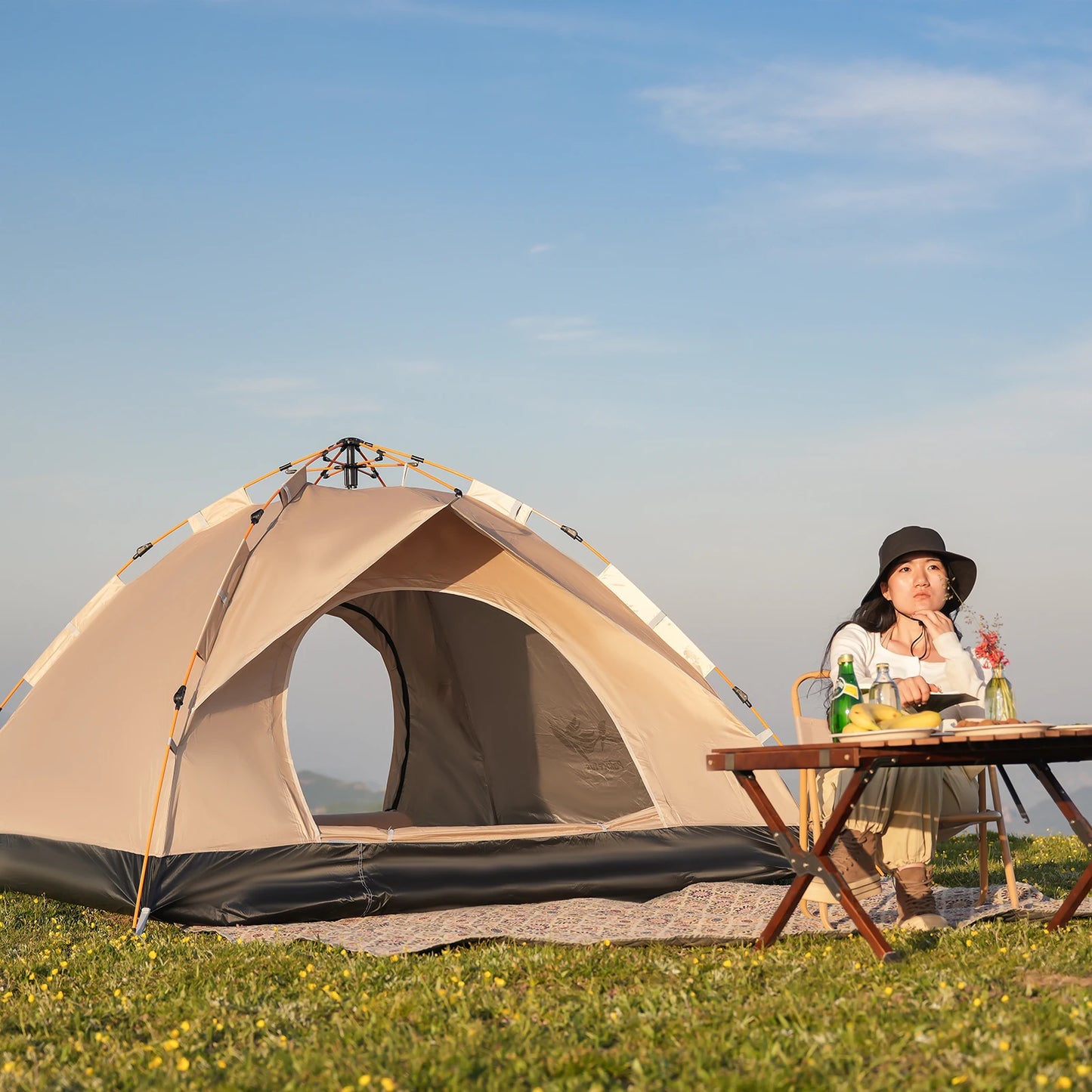 2-4 Person Lightweight Windproof Camping Tent